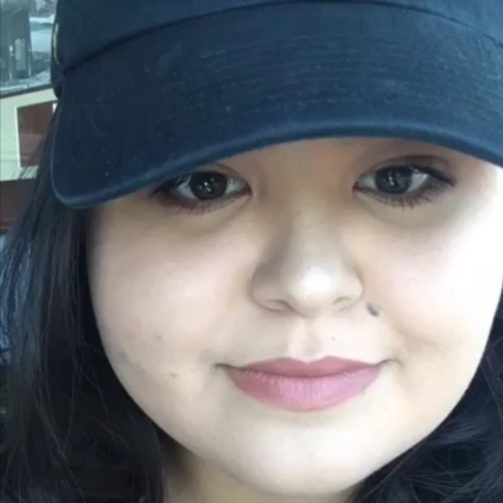 Meet your Posher, Alexis